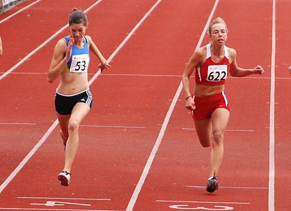 Finale 100m-Lauf der Sch�lerinnen A W14 (rechts Daniela Gantschir)