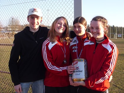 Christian Paulus und die Crossmannschaft der M�dchen