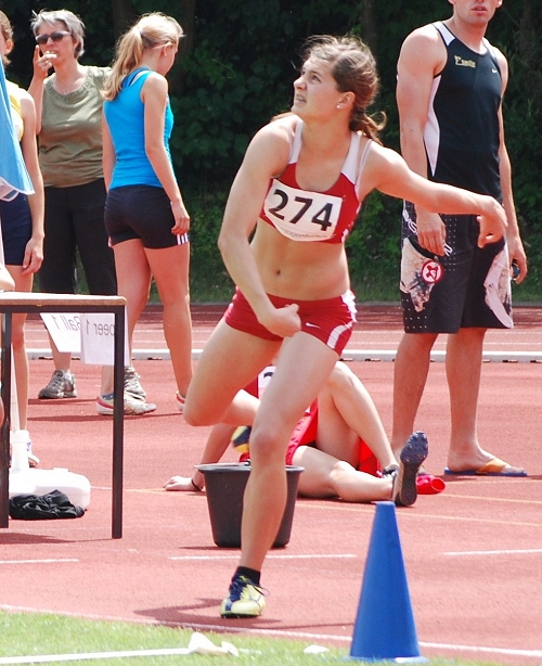 Elisa Leitner beim Ballwurf