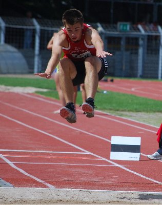 Fabian M&uuml;ller beim Dreisprung