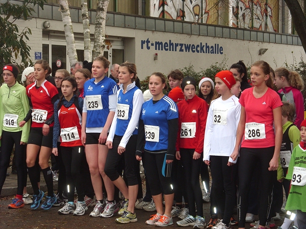 Katarina Feriancova (Startnummer 286) rechts, Franziska Reng (Startnummer 235) links