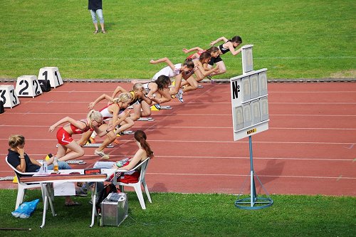 Start zum 75m-Lauf Finale der W12