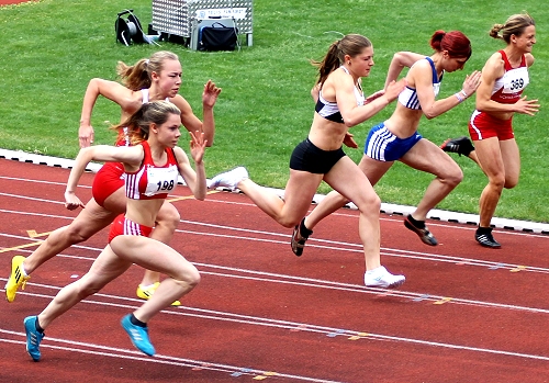100m-Lauf der weiblichen Jugend U18 und der Frauen